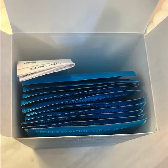 Elemis Cellutox Herbal Bath Synergy - Picture 6 of 7